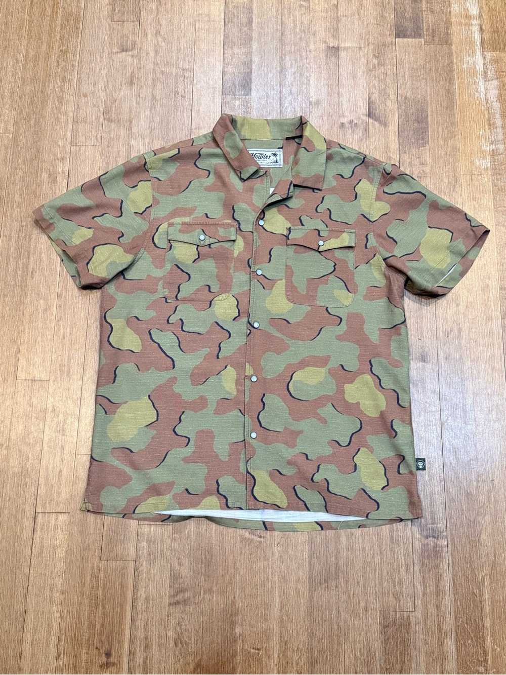 Howler Brothers - Men's Short-Sleeve Camo Camp Shirt - MEDIUM